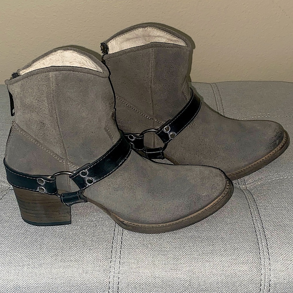 Spirit // Freebird by Steven // Grey Booties